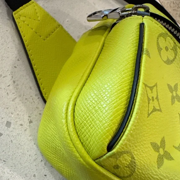 Louis Vuitton Taigarama Belt Bag - Picture 7 of 10